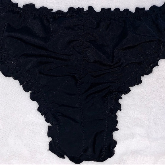 ***SOLD*** Ruffle Scrunch Bikini Bottom - Picture 4 of 9